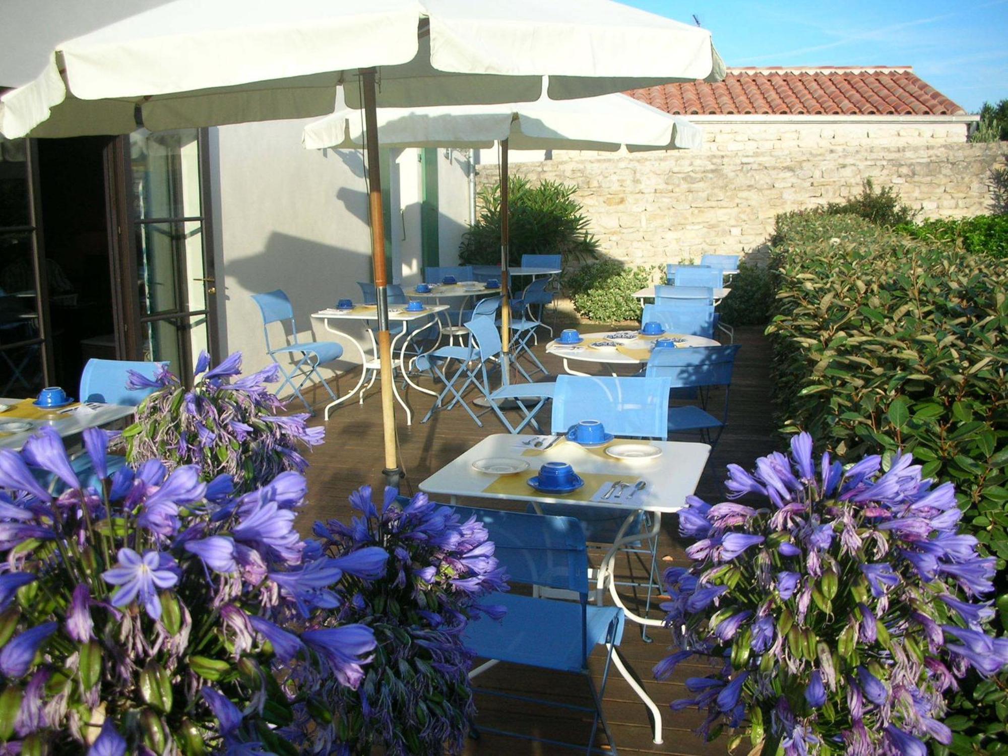 Hotel Hotel La Galiote En Re La Flotte